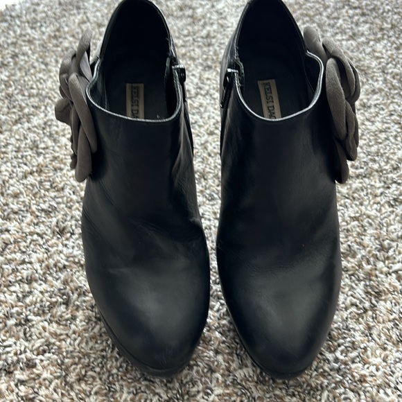 Kelsi Dagger Rosabella heeled ankle boots booties flower 7.5 7 1/2  leather - Picture 3 of 11